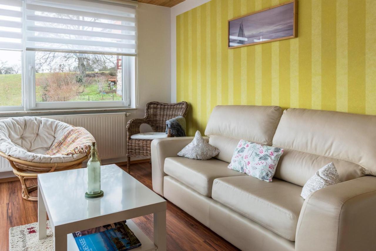 Ferienwohnung Erdgeschoss ユーバーリンゲン エクステリア 写真