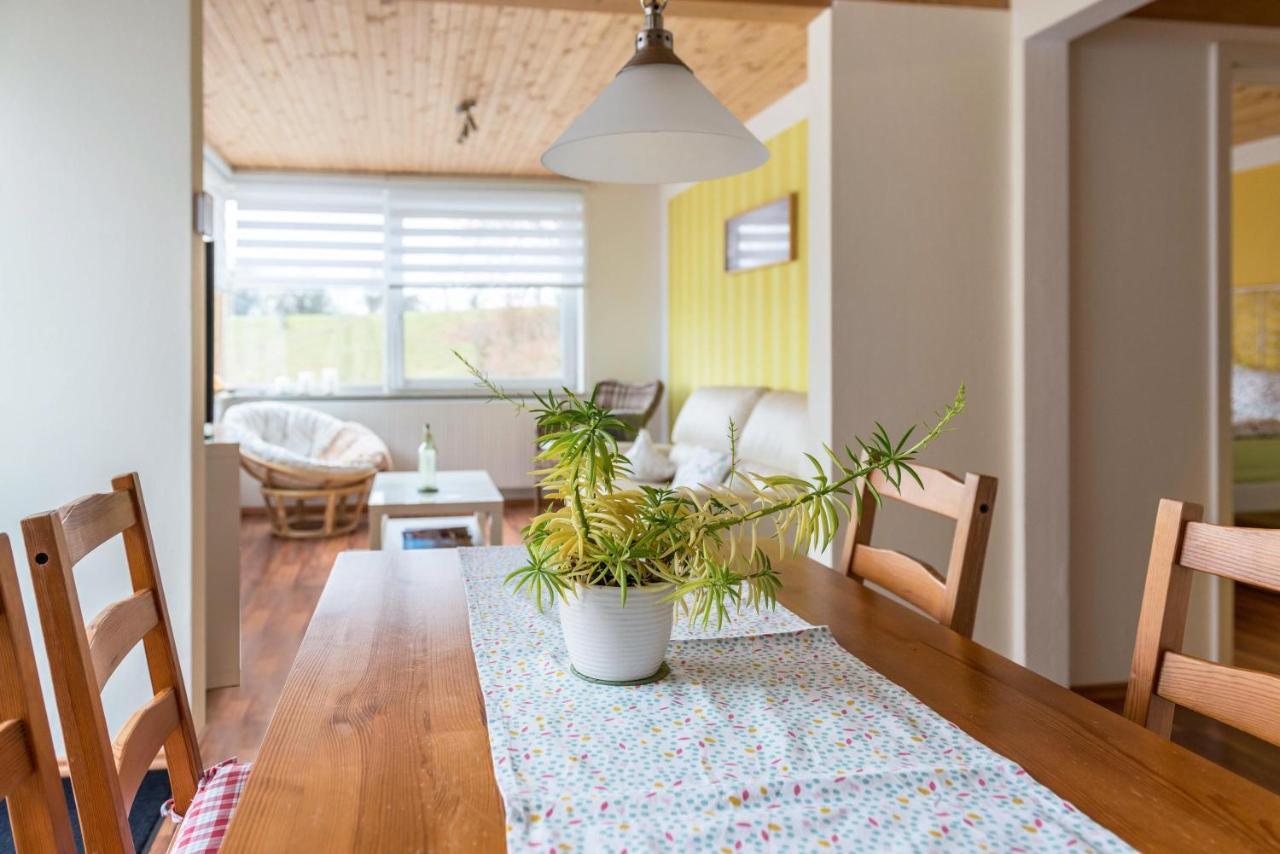 Ferienwohnung Erdgeschoss ユーバーリンゲン エクステリア 写真